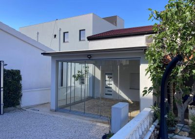 Zatvaranje terase – staklene stijene – Vir